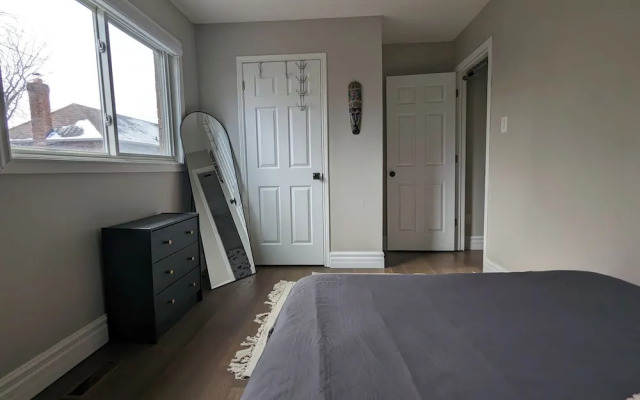 Mississauga Manor - Meadowvale