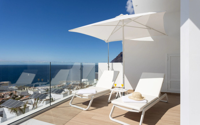 Crystal I Luxury Apartments