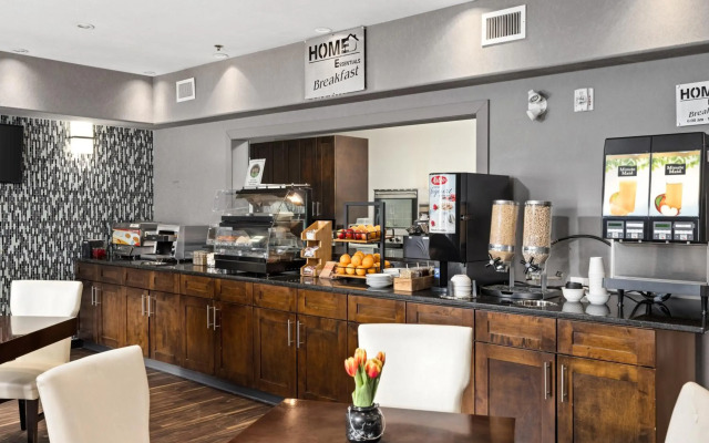Home Inn & Suites Swift Current