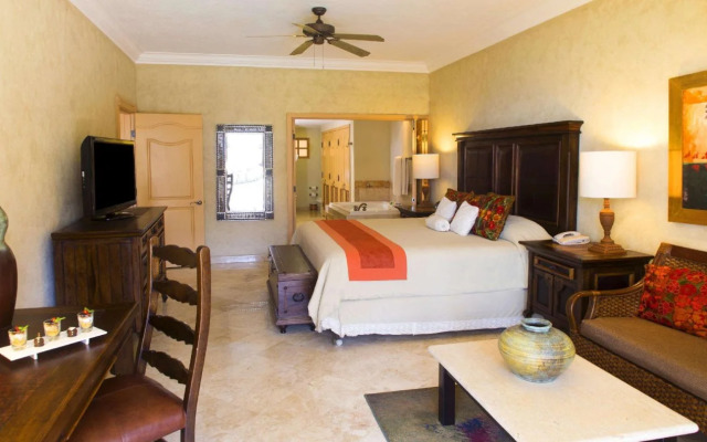 Villa La Estancia Beach Resort & Spa