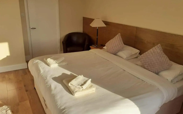 The Bear Inn and Burwash Motel