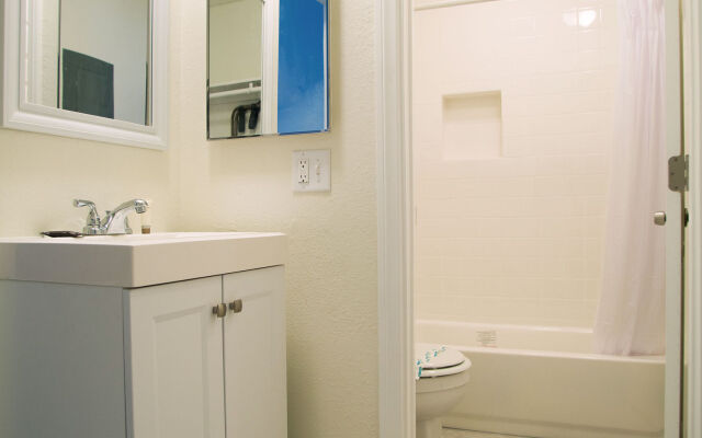 Siegel Slots and Suites