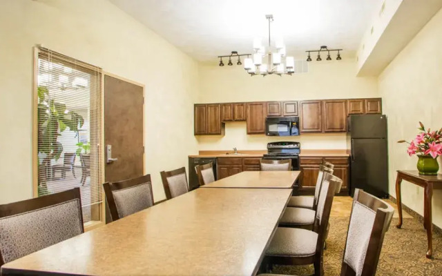 O'Fallon Suites Hotel