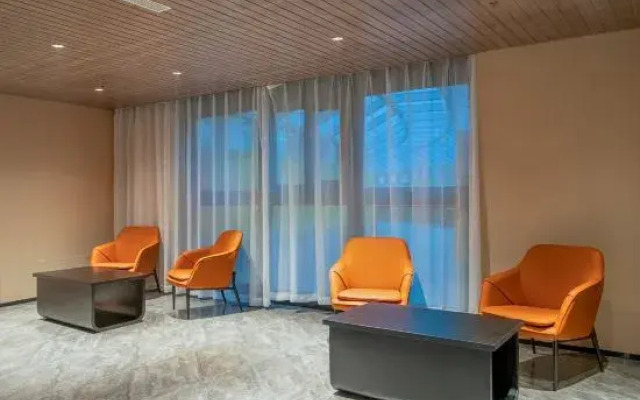 Ibis Styles Hotel (Turpan North Station Square)