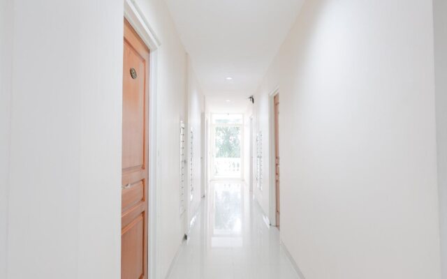OYO 696 Hasanah Guest House Syariah De Saphire