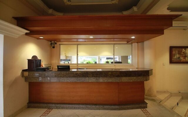 Choy's Waterfront Residence