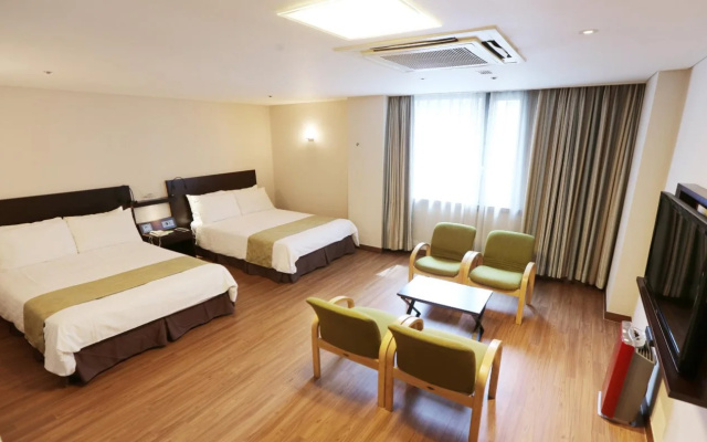 New Kukje Hotel