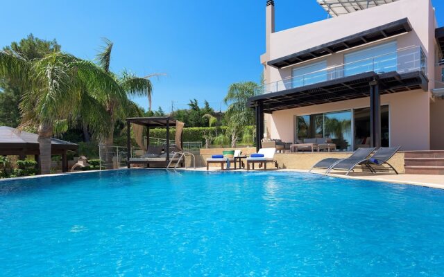 Quinn Hill Luxury Villa