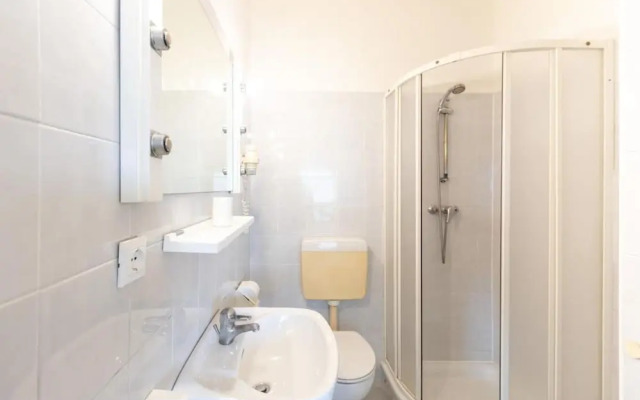 Charming Apartment in a Great Location
