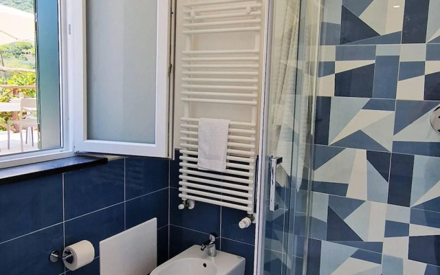 Villa in Lemon Grove With Sea Views & Sea Breeze