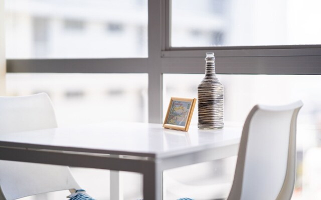 Cozy 2 Bedroom Apartment in CBD
