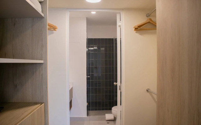 w Charming 2BR w Balcony in Miraflores