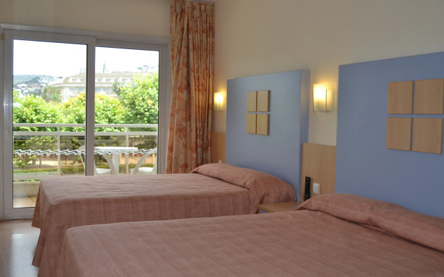 Caprici Beach Hotel & Spa