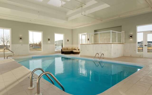 Days Inn & Suites by Wyndham Brooks