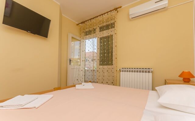 Rooms Summer Chill