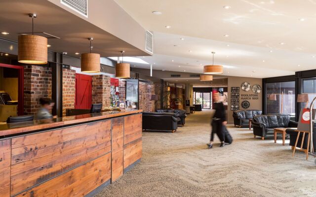 The Old Woolstore Apartment Hotel