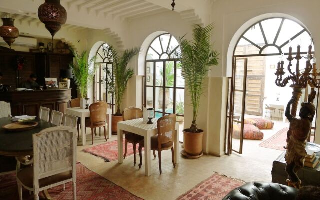 OYO 6706 Hotel New Sunder Residency