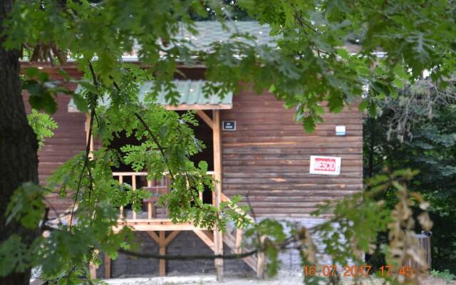 Sakarya Il Ormani Tabiat Parki Konaklama Evleri