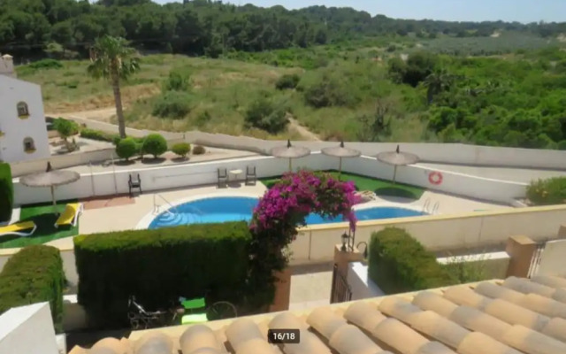 Belvilla by OYO Pera