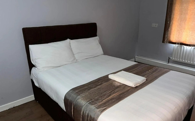 Assheton Arms Hotel