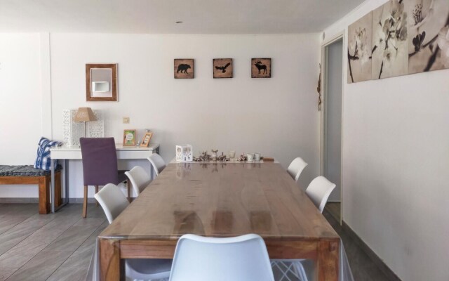 Nice Home in Rekem-lanaken With 2 Bedrooms