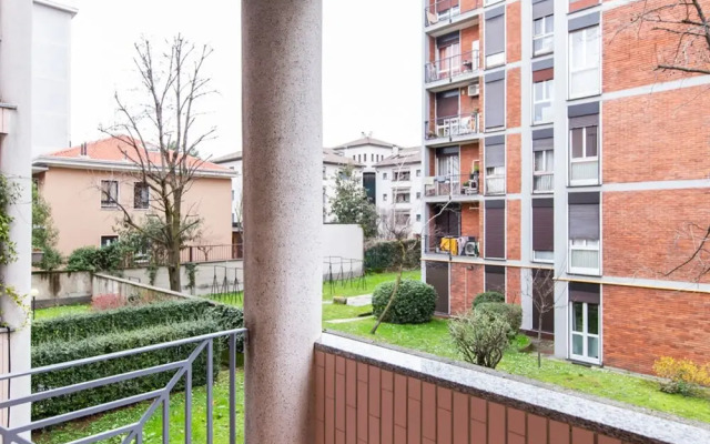 Pisani 4 in Monza With 1 Bathrooms