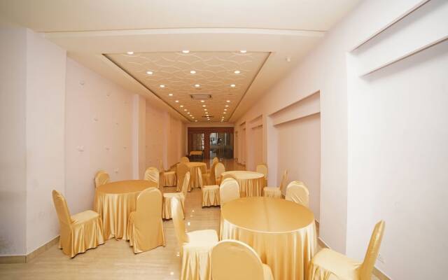 Oyo 7872 Amber Hotel