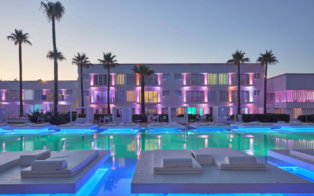 So White Club Resort