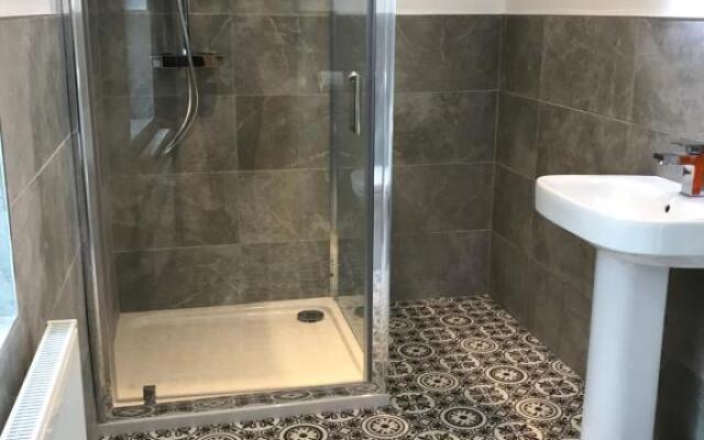 Bush House Accommodation - The Diamond