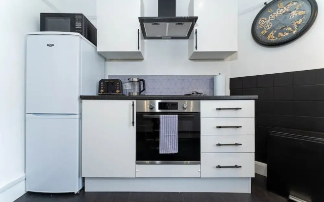 Host Stay Preston Park Apartment