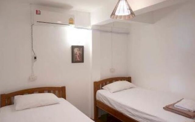 DengBa Hostel (Dunbar Inn Chiang Mai chain stores)
