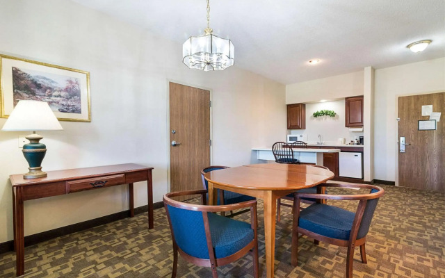 Quality Inn & Suites Schoharie near Howe Caverns