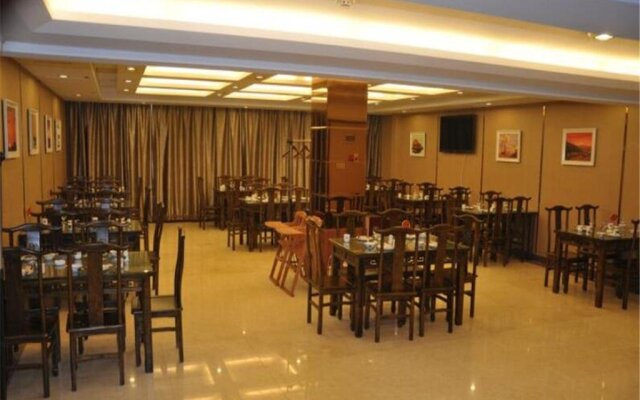 Golden Beach Hotel
