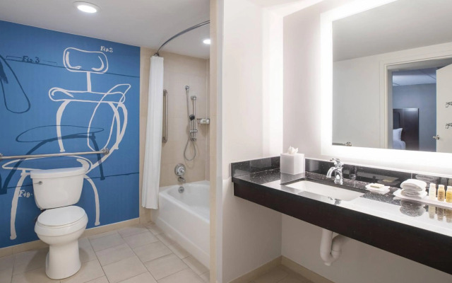 The Baronette Renaissance Detroit-Novi Hotel