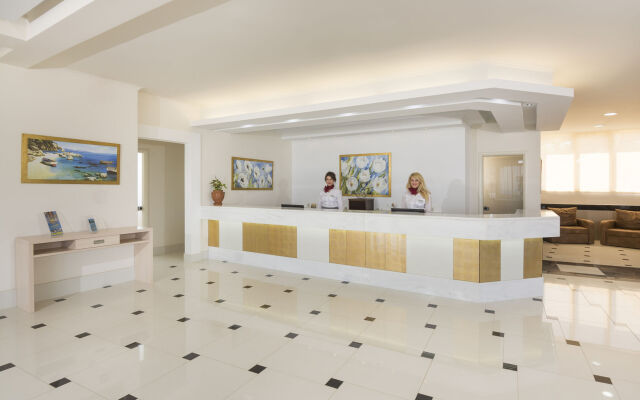 Kouros Palace Hotel