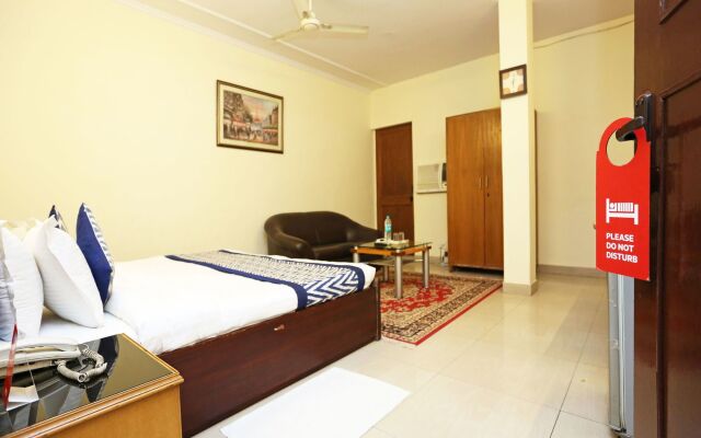 Oyo 542 Kalkaji Residency Bnb