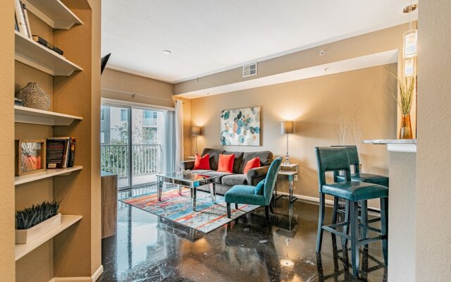 BC-324: Channelside Luxury Apartment