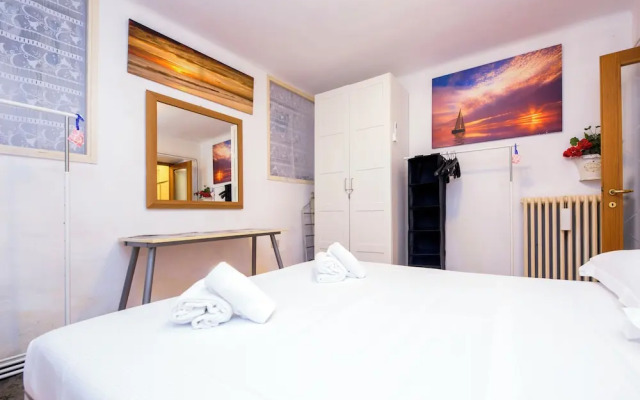 Bright Flat with Terrace near the Beach