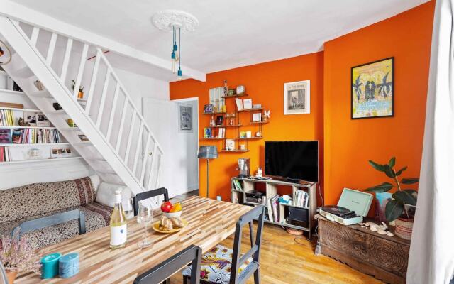 Spacious and Bright Duplex Located in the 19th