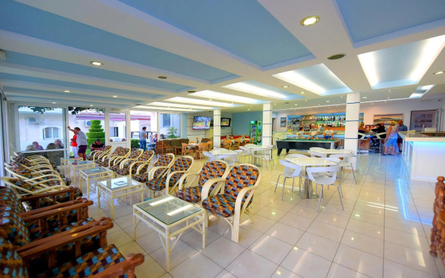 Anixis Hotel