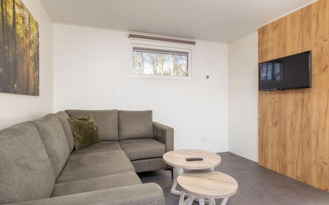 Cozy Chalet w/ Pool Access