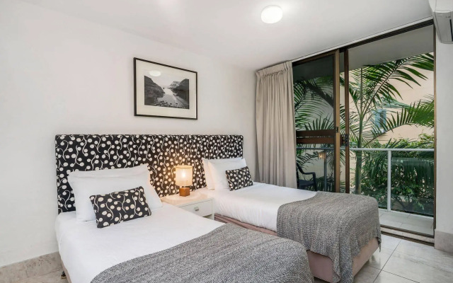 Bayview Beachfront Apartments, in town right on the beach