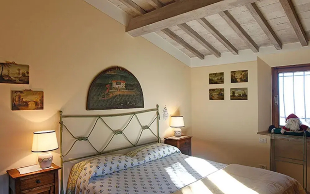 Apartment in Cetona With Pool