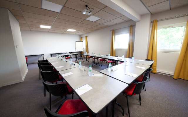 Kyriad Clermont Ferrand Nord - Riom