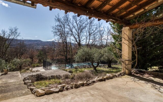 Serena Villa in Saignon With Private Swimming Pool