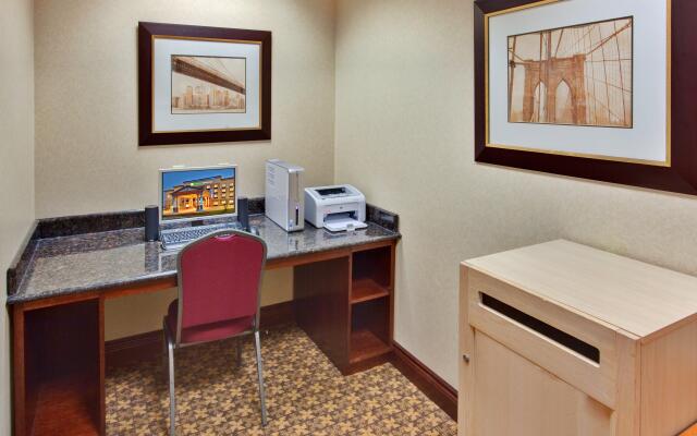 Holiday Inn Express Hotel & Suites Brockville by IHG
