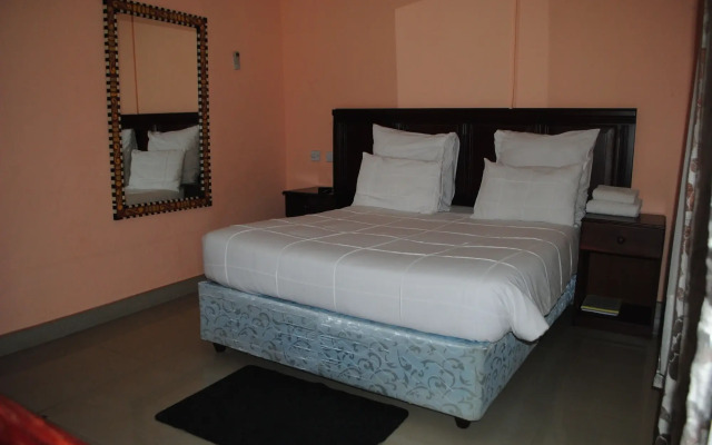Sunset Junction Lodges & Tours