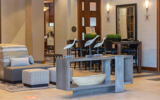 DoubleTree by Hilton Bay City - Riverfront