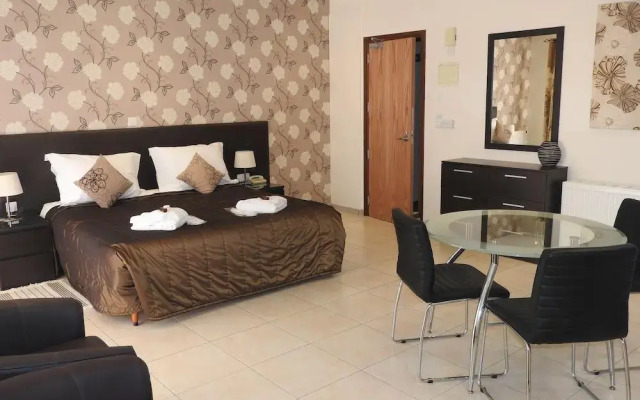 Hill View Restaurant & Apartments