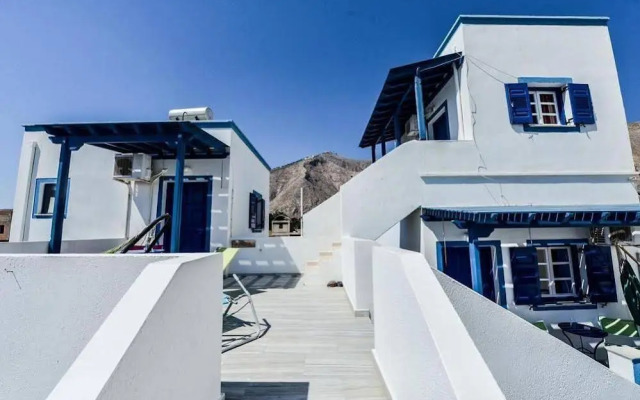 Lunar Santorini Hotel